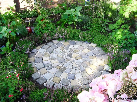 Beste 16 Ideeën voor hergebruik van tuintegels en stenen | Iris' Garden KT-53
